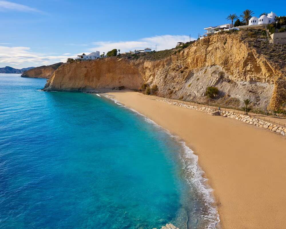 Villajoyosa, Espanha - Tendências de Viagem 2025